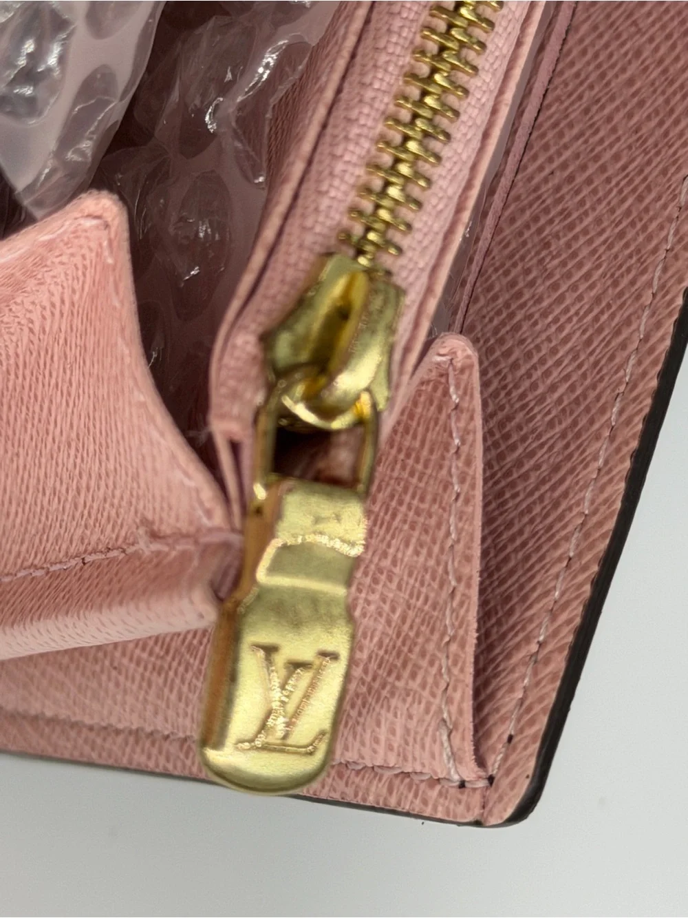 LV Sarah Monogram Canvas w/Pink interior Wallet Full Set w/Box Dust Bag and COA - Picture 5 of 10